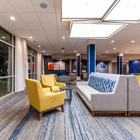 Holiday Inn Express & Suites Charlottesville By Ihg Exterior foto