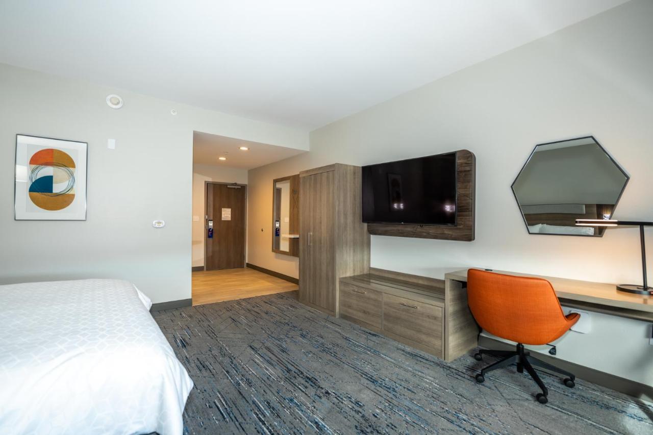 Holiday Inn Express & Suites Charlottesville By Ihg Exterior foto
